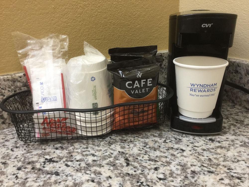 Days Inn By Wyndham Augusta Near Fort Gordon Екстериор снимка